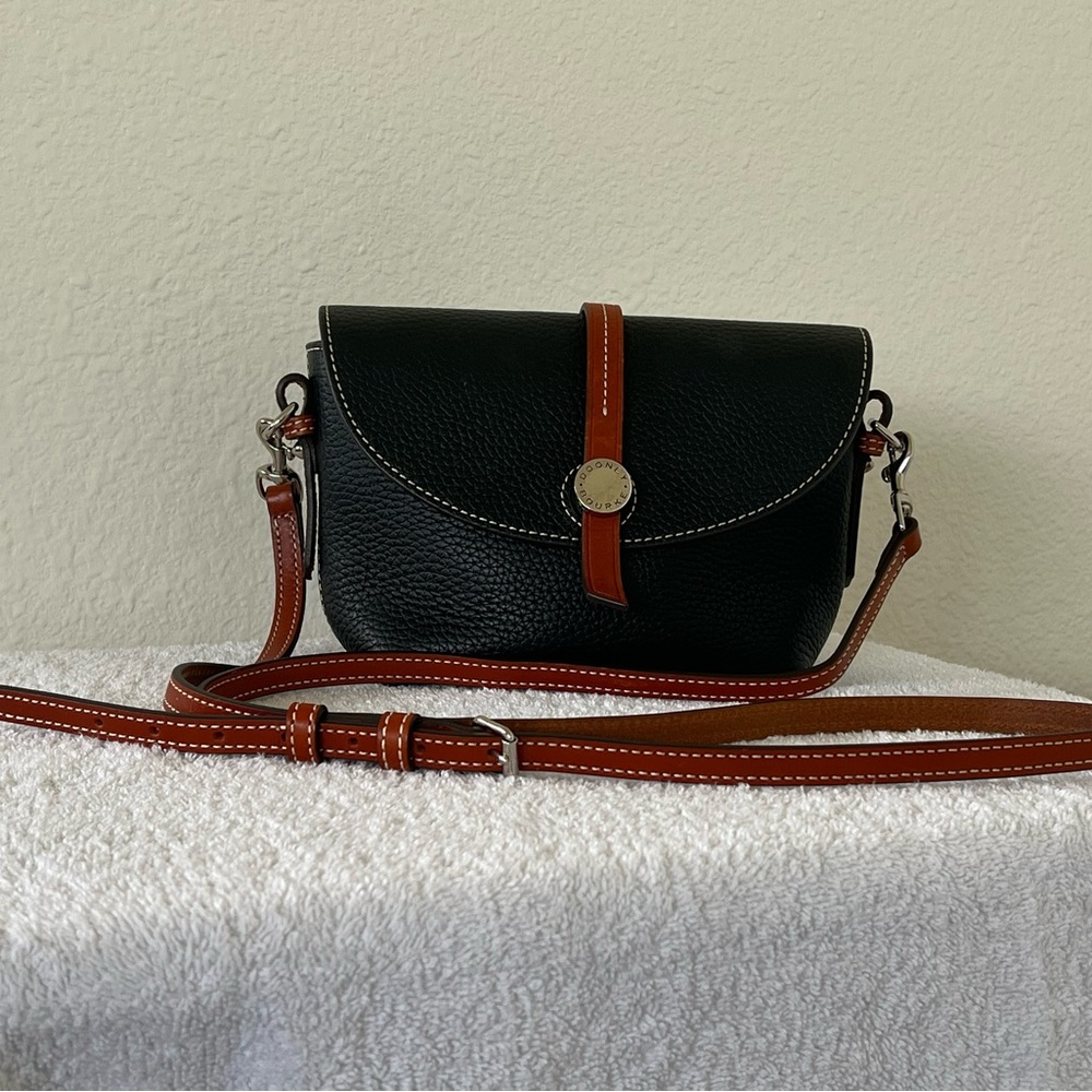 Dooney and Bourke small cross-over purse/bag